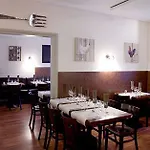 Ξενοδοχείο Logis Saint Jacques 2*