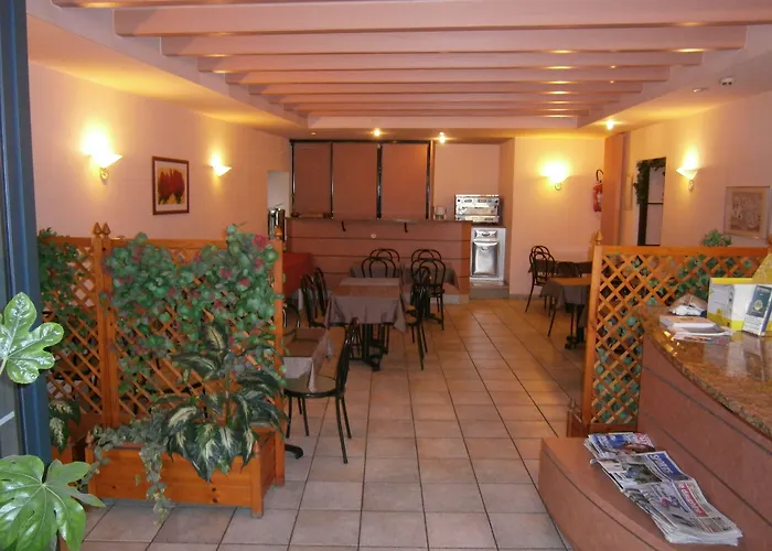 Hotel Logis Saint Jacques