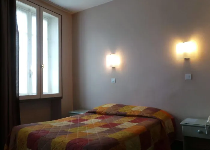 Logis Saint Jacques 2*