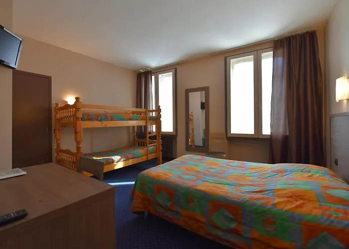 Logis Saint Jacques Hotel