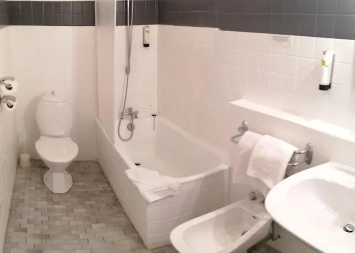 Logis Saint Jacques Hotel 2*