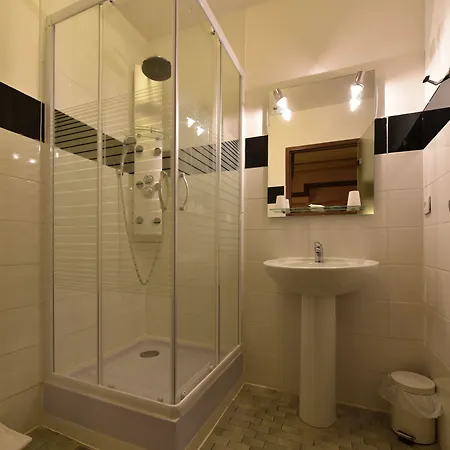 Logis Saint Jacques Hotel