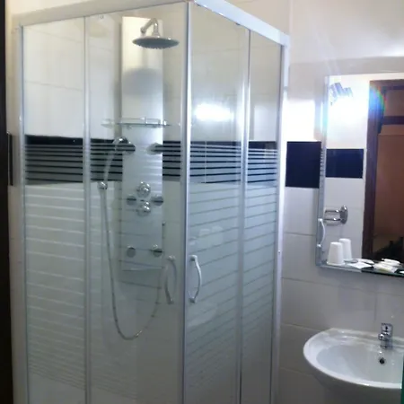 Logis Saint Jacques Hotel 2*