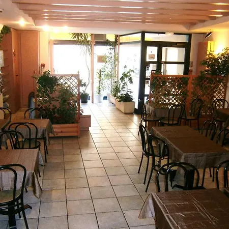 Logis Saint Jacques 2* Valence