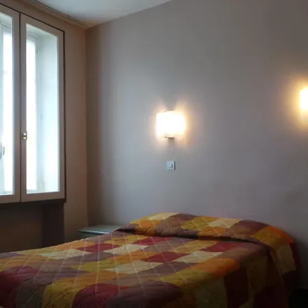 Logis Saint Jacques 2*