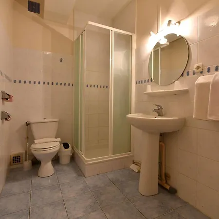 Szálloda Logis Saint Jacques 2*