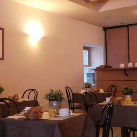 酒店 Logis Saint Jacques 瓦朗斯