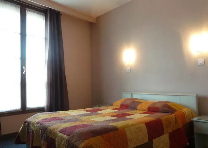 Logis Saint Jacques 2*