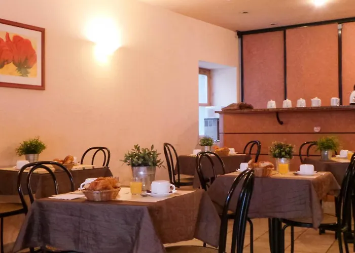 Logis Saint Jacques 2* Valence