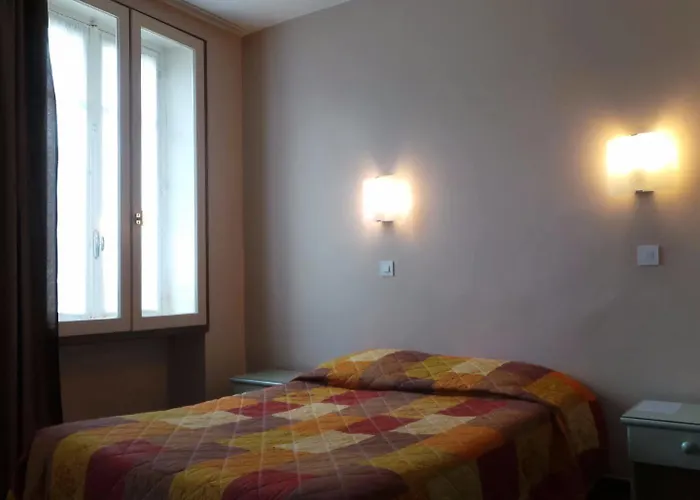 Szálloda Logis Saint Jacques 2*